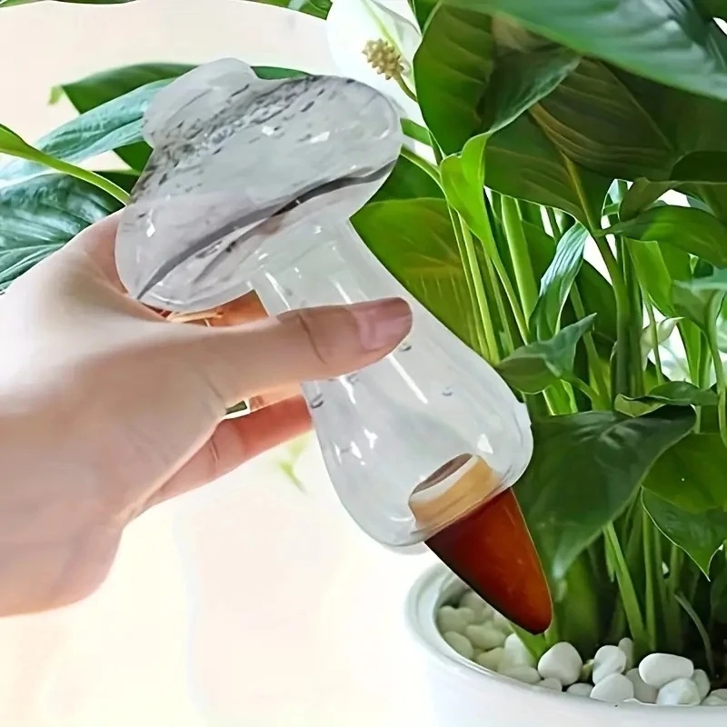 Automatic Plant Waterer - 自動植物給水器 水滴灌漑 花植物用装置 点滴水浸透スプレーヤー ハート型散水プランターインサート
